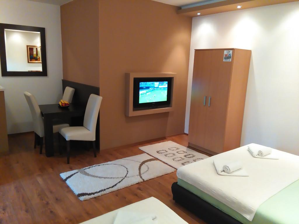 טרביניה Apartments Leo חדר תמונה