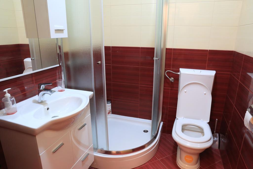 טרביניה Apartments Leo מראה חיצוני תמונה
