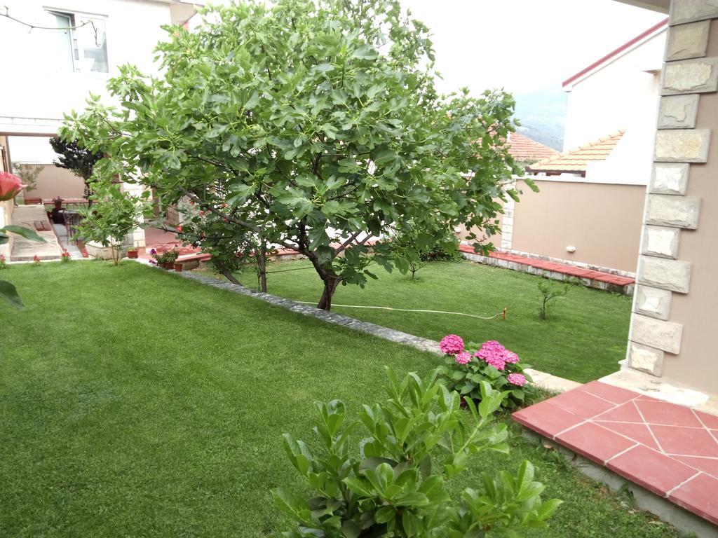 טרביניה Apartments Leo מראה חיצוני תמונה
